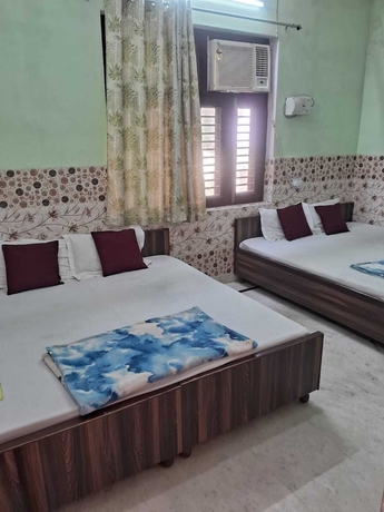 Imagen de la habitación del Hotel Maa Saraswati Atithi Bhavan. Foto 5