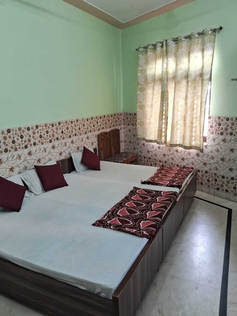 Imagen de la habitación del Hotel Maa Saraswati Atithi Bhavan. Foto 6