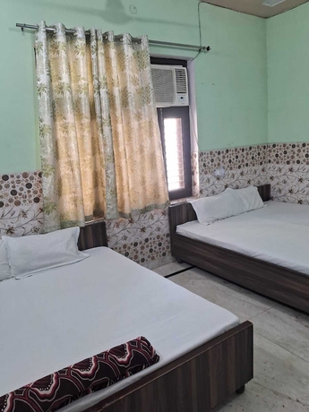 Imagen de la habitación del Hotel Maa Saraswati Atithi Bhavan. Foto 7