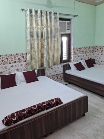 Imagen de la habitación del Hotel Maa Saraswati Atithi Bhavan. Foto 8
