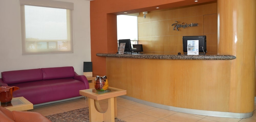 Imagen de los interiores del Hotel M&aacute;gico Inn. Foto 15