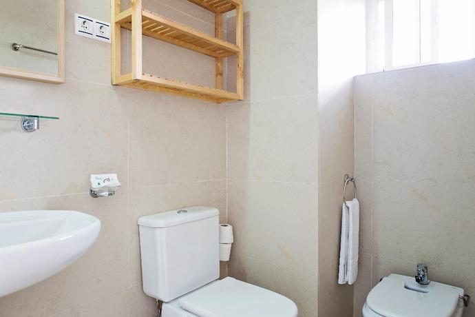 Imagen de la habitación del Hotel Málaga Eliseos. Foto 11