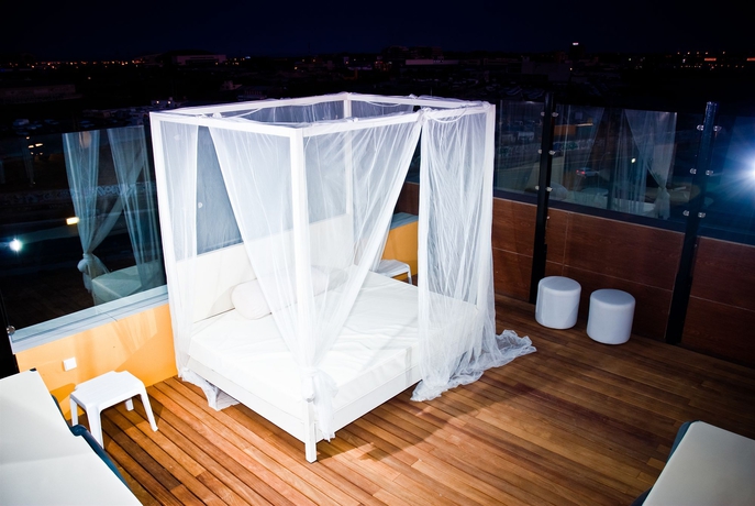 Imagen de los exteriores del Hotel Málaga Nostrum Airport. Foto 9