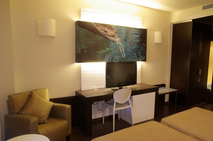 Imagen de la habitación del Hotel Málaga Nostrum Airport. Foto 7