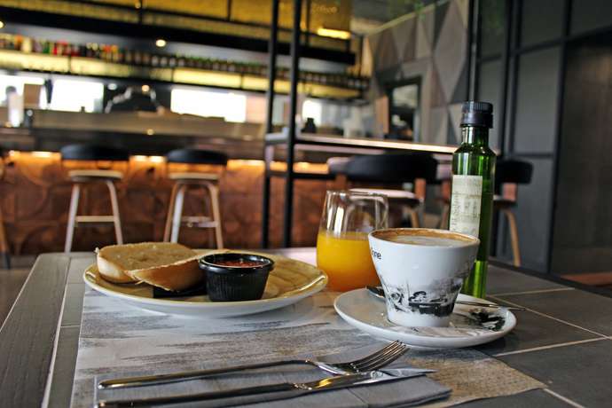 Imagen del bar/restaurante del Hotel Málaga Premium. Foto 2