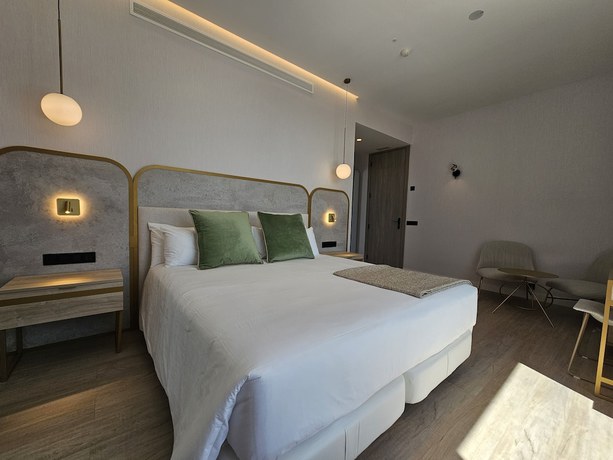 Imagen de la habitación del Hotel Málaga Vibes. Foto 17