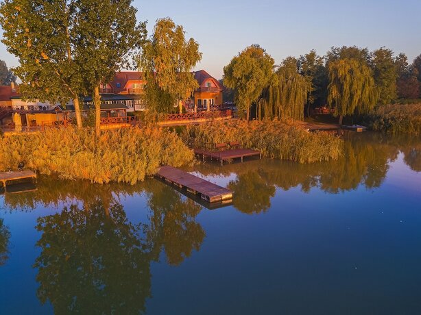 Imagen general del Hotel M&aacute;rtoni Resort and Restaurant. Foto 7