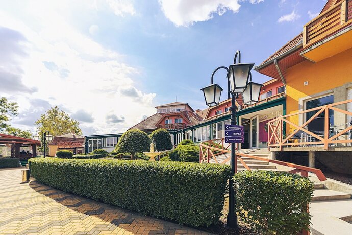 Imagen general del Hotel M&aacute;rtoni Resort and Restaurant. Foto 11