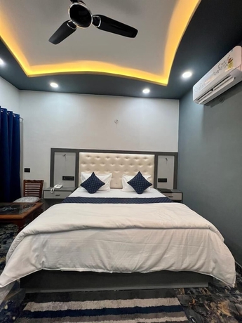 Imagen de la habitación del Hotel Maan Avadh. Foto 12