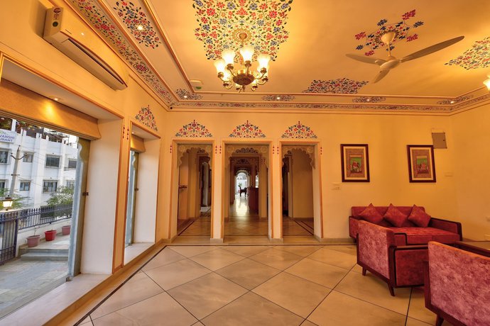 Imagen de los interiores del Hotel Maan Vilas By Stone Wood Udaipur. Foto 15