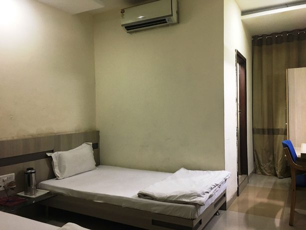 Imagen de la habitación del Hotel Maanpreet. Foto 2