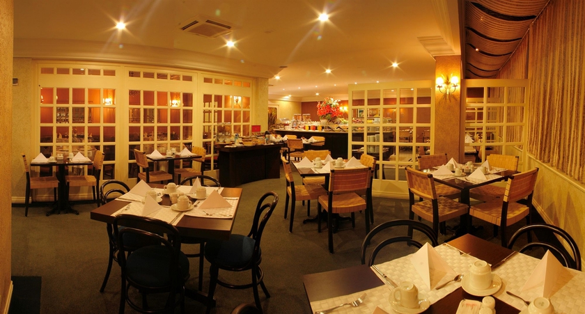 Imagen del bar/restaurante del Hotel Mabu Curitiba Business. Foto 2