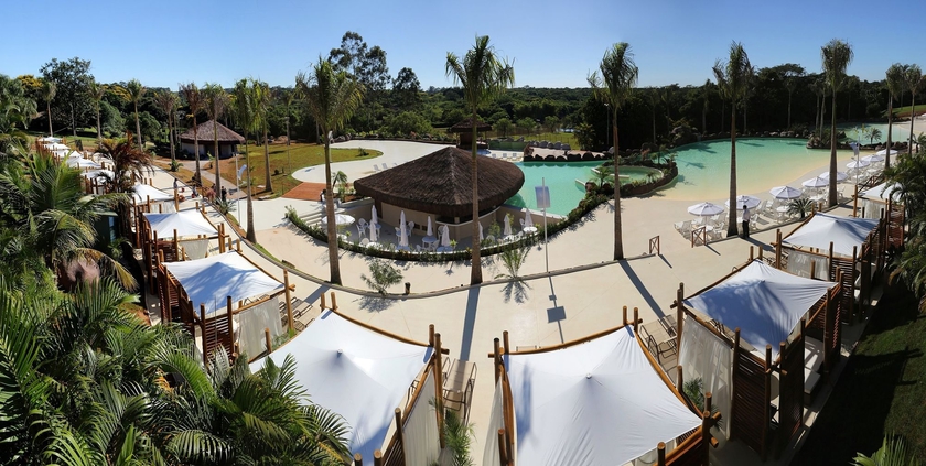 Imagen de la piscina del Hotel Mabu Thermas Grand Resort. Foto 14