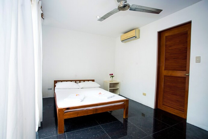Imagen de la habitación del Hotel Mabuhay Beach House. Foto 34