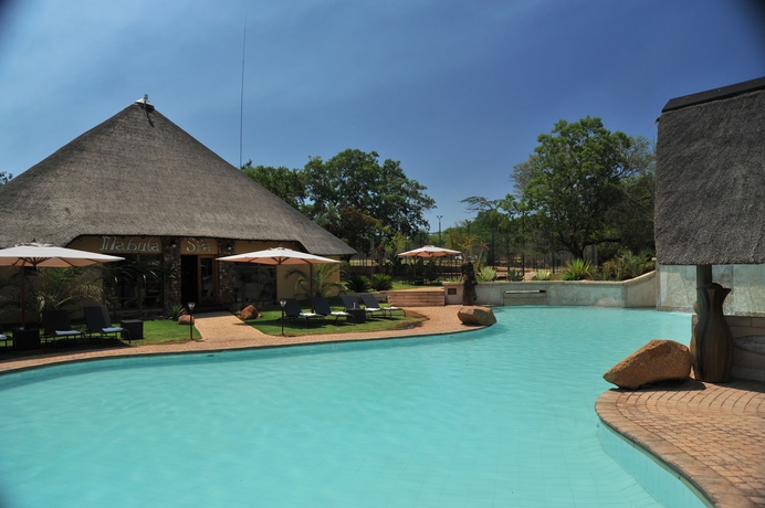 Imagen de la piscina del Hotel Mabula Game Lodge. Foto 16
