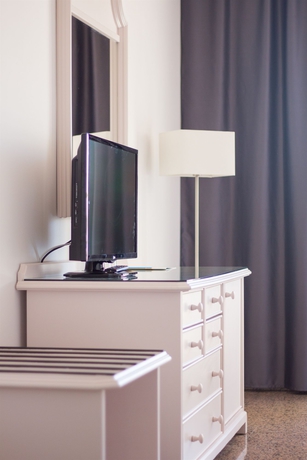 Imagen de la habitación del Hotel Mac Puerto Marina Benalmadena. Foto 4