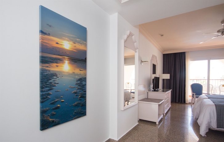 Imagen de los interiores del Hotel Mac Puerto Marina Benalmadena. Foto 15