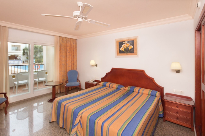 Imagen de la habitación del Hotel Mac Puerto Marina Benalmadena. Foto 10