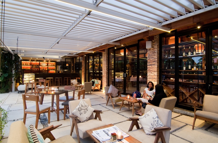 Imagen del bar/restaurante del Hotel Maca Villas and Spa. Foto 7