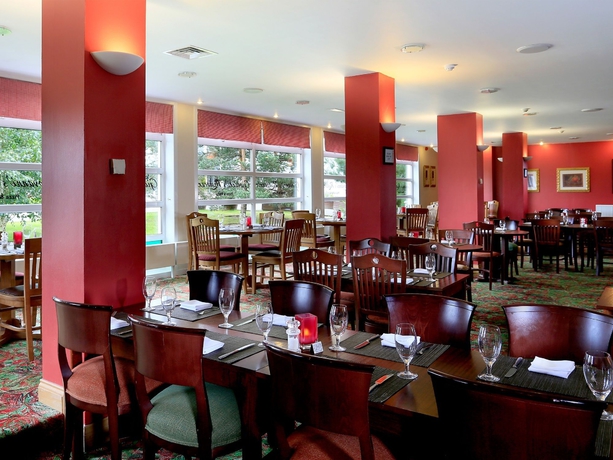 Imagen del bar/restaurante del Hotel Macdonald Aviemore Inn. Foto 5
