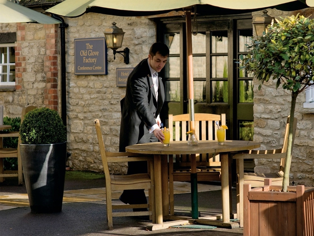 Imagen del bar/restaurante del Hotel Macdonald Bear. Foto 5