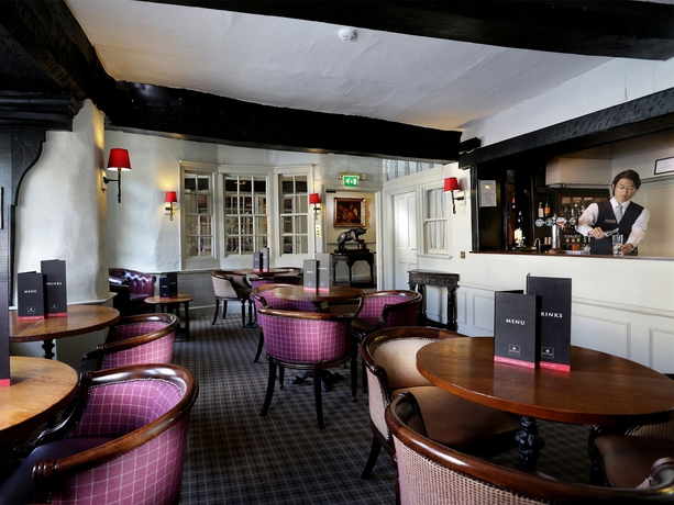 Imagen del bar/restaurante del Hotel Macdonald Bear. Foto 6