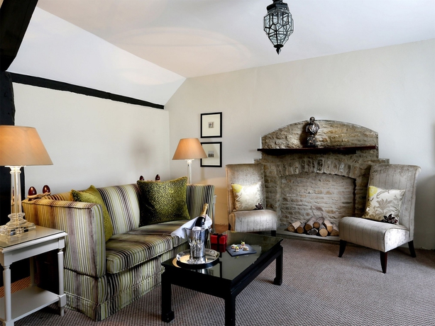 Imagen de los interiores del Hotel Macdonald Bear. Foto 14