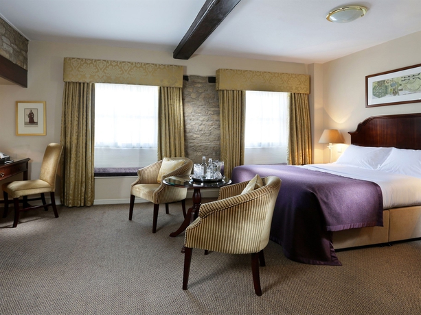 Imagen de los interiores del Hotel Macdonald Bear. Foto 16