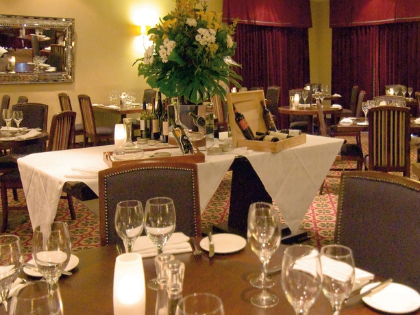 Imagen del bar/restaurante del Hotel Macdonald Botley Park and Spa. Foto 4
