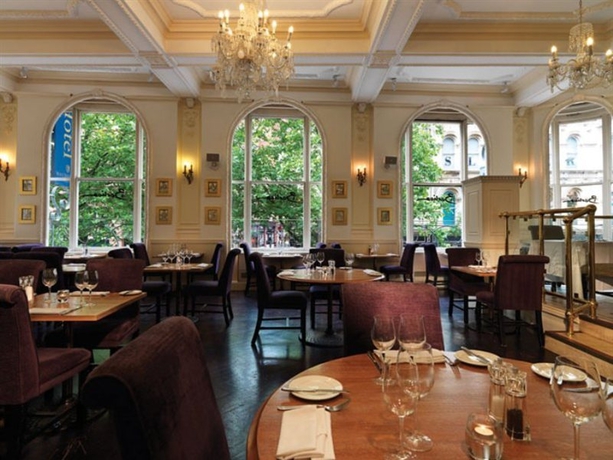 Imagen general del Hotel Macdonald Burlington. Foto 5