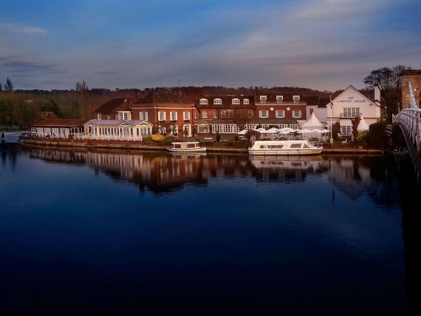 Imagen de los exteriores del Hotel Macdonald Compleat Angler. Foto 14