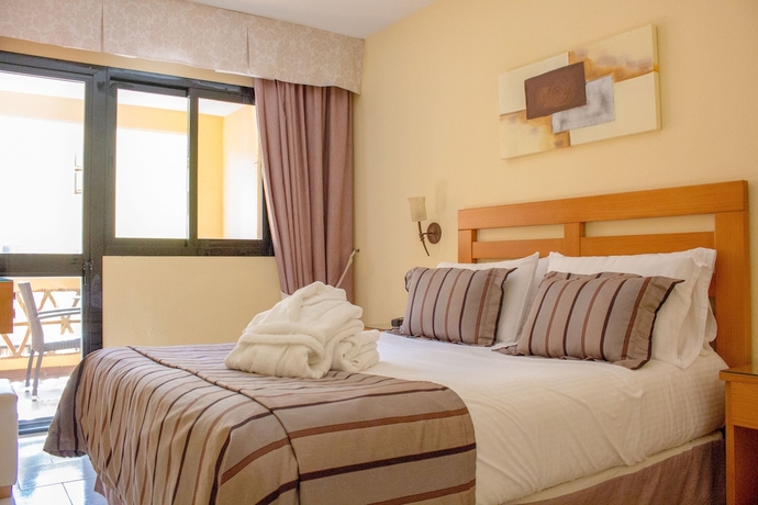 Imagen de la habitación del Hotel Macdonald Dona Lola Resort. Foto 2