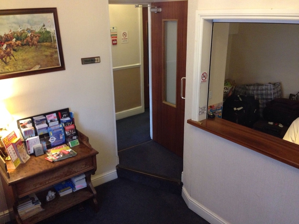 Imagen de los interiores del Hotel Macdonald. Foto 19