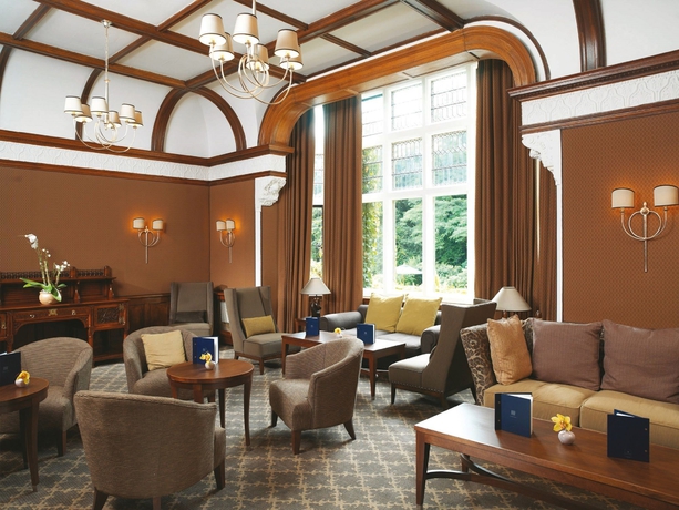Imagen de los interiores del Hotel Macdonald Frimley Hall and Spa. Foto 11