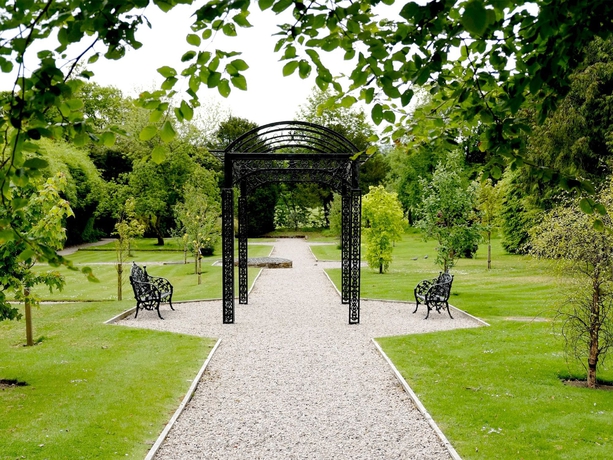 Imagen de los exteriores del Hotel Macdonald Houstoun House. Foto 12