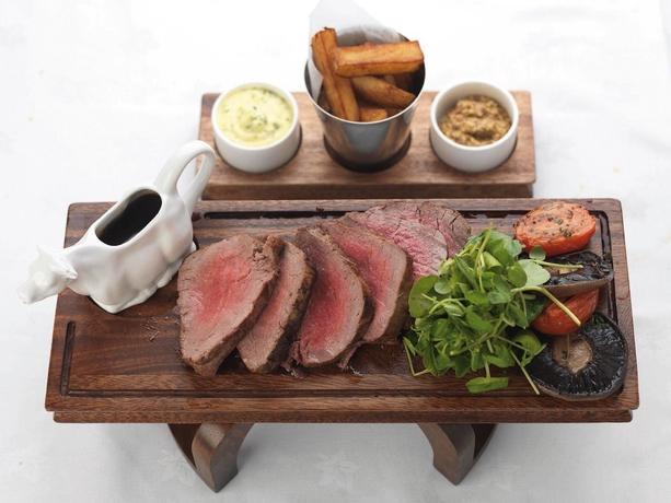 Imagen del bar/restaurante del Hotel Macdonald Inchyra and Spa. Foto 4