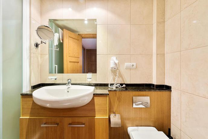 Imagen general del Hotel Macdonald La Ermita Resort. Foto 19