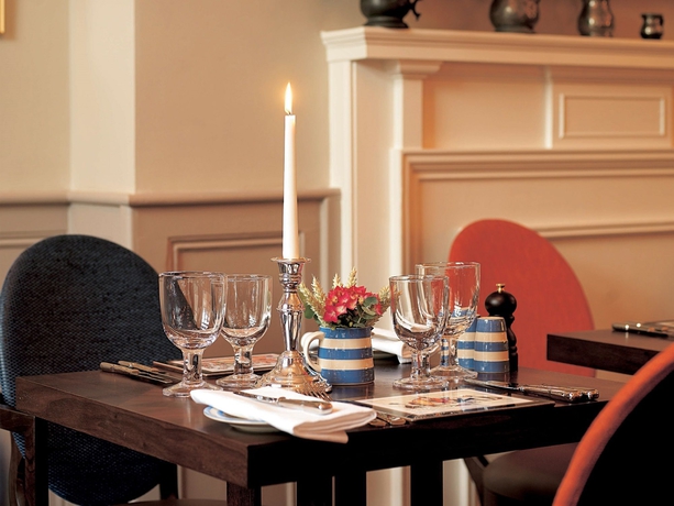 Imagen del bar/restaurante del Hotel Macdonald New Blossoms , Chester. Foto 3