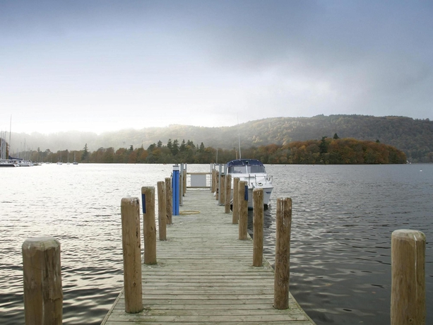 Imagen de los exteriores del Hotel Macdonald Old England and Spa. Foto 13