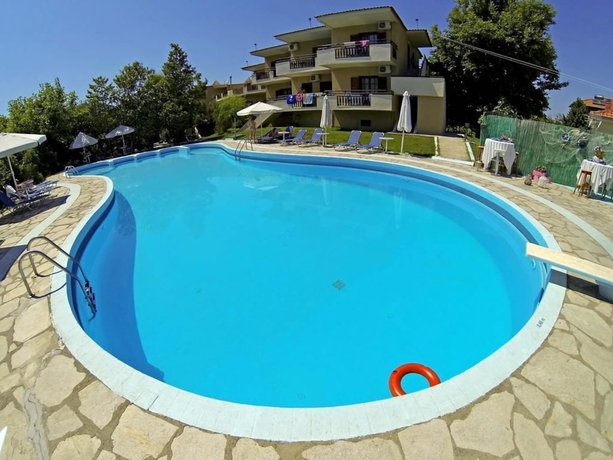 Imagen de la piscina del Hotel Macedon. Foto 19