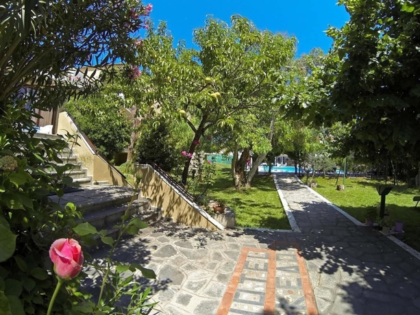 Imagen de los exteriores del Hotel Macedon. Foto 16