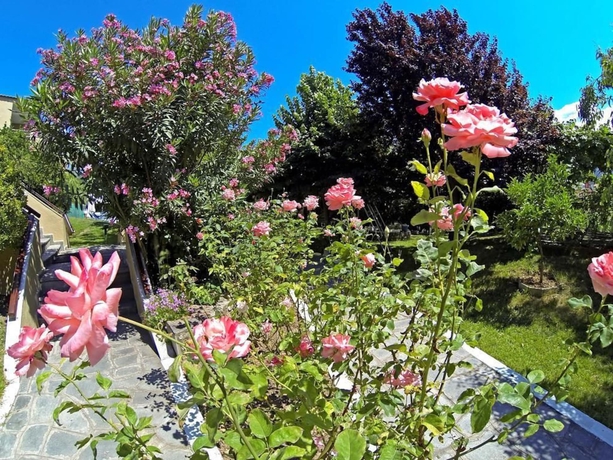 Imagen de los exteriores del Hotel Macedon. Foto 17