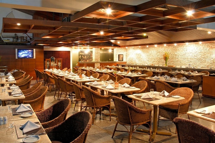 Imagen del bar/restaurante del Hotel Macei&oacute; Mar. Foto 4