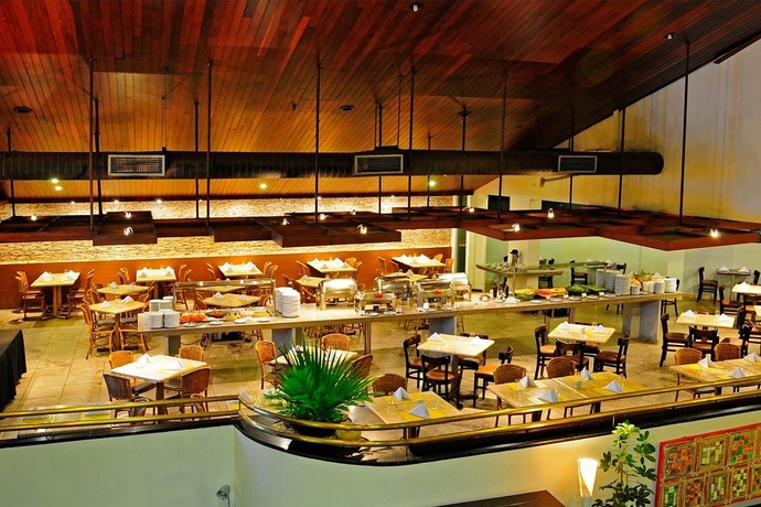 Imagen del bar/restaurante del Hotel Macei&oacute; Mar. Foto 5