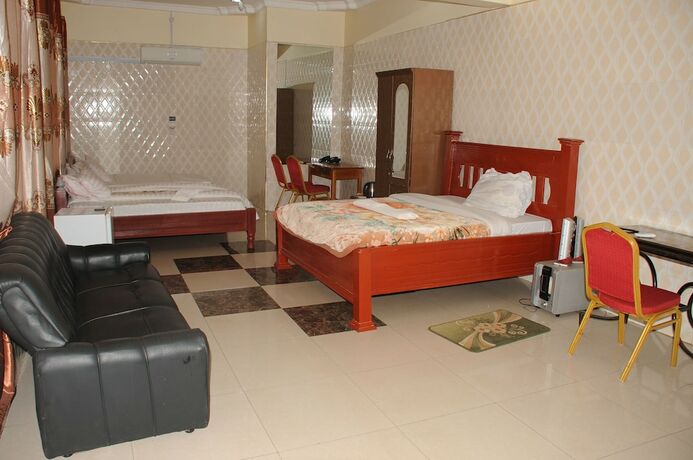 Imagen de la habitación del Hotel Machare British. Foto 18