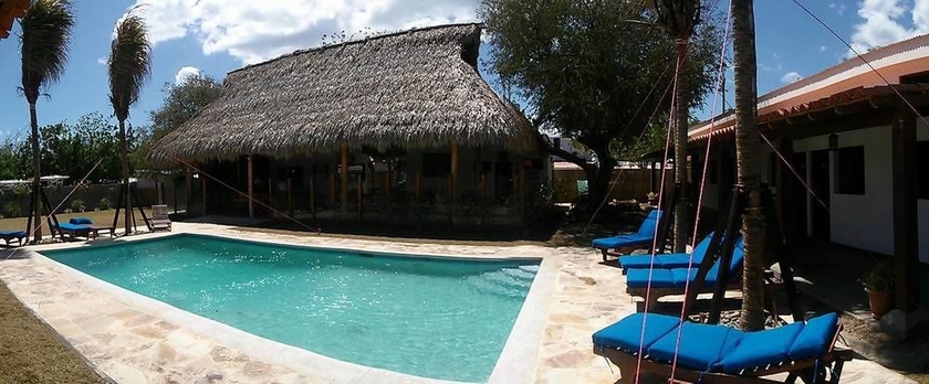 Imagen de la piscina del Hotel Machele' S Place Beachside and Pool. Foto 11