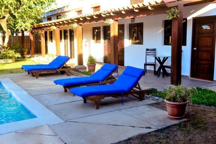 Imagen de la piscina del Hotel Machele' S Place Beachside and Pool. Foto 15