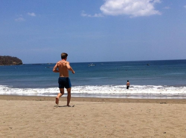 Imagen de los exteriores del Hotel Machele' S Place Beachside and Pool. Foto 10