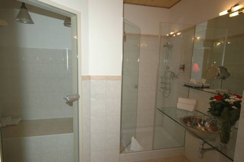 Imagen de la habitación del Hotel Macher's Landhotel. Foto 5