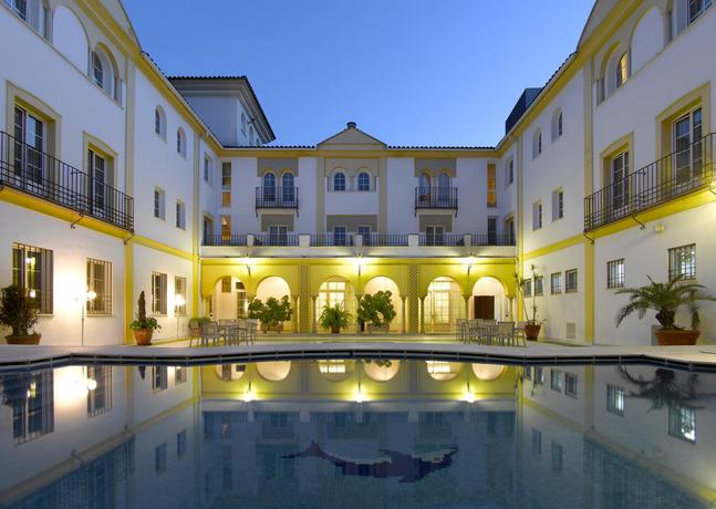 Imagen general del Hotel Maciá Alfaros. Foto 9